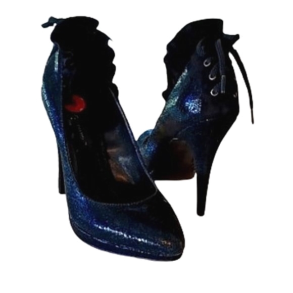 BCBGeneration "Michah" Suede Ruffle/Corset Pump Style Heel NEW- Sz. 8 - Picture 2 of 14